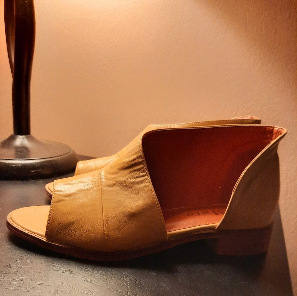 Beautiful Mata Traders leather-look sandals - Picture 2 of 4